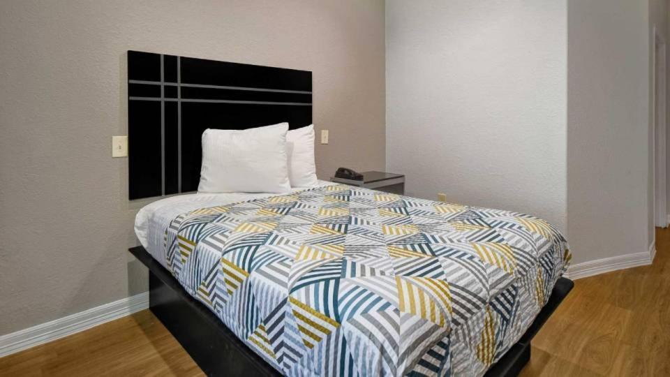 Motel 6 Humble, Tx - Houston International Airport Esterno foto